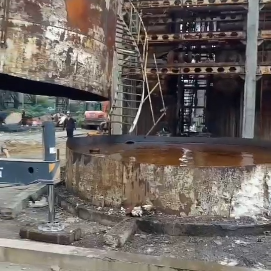 杜絕明火隱患，鋼廠罐體水切割拆除